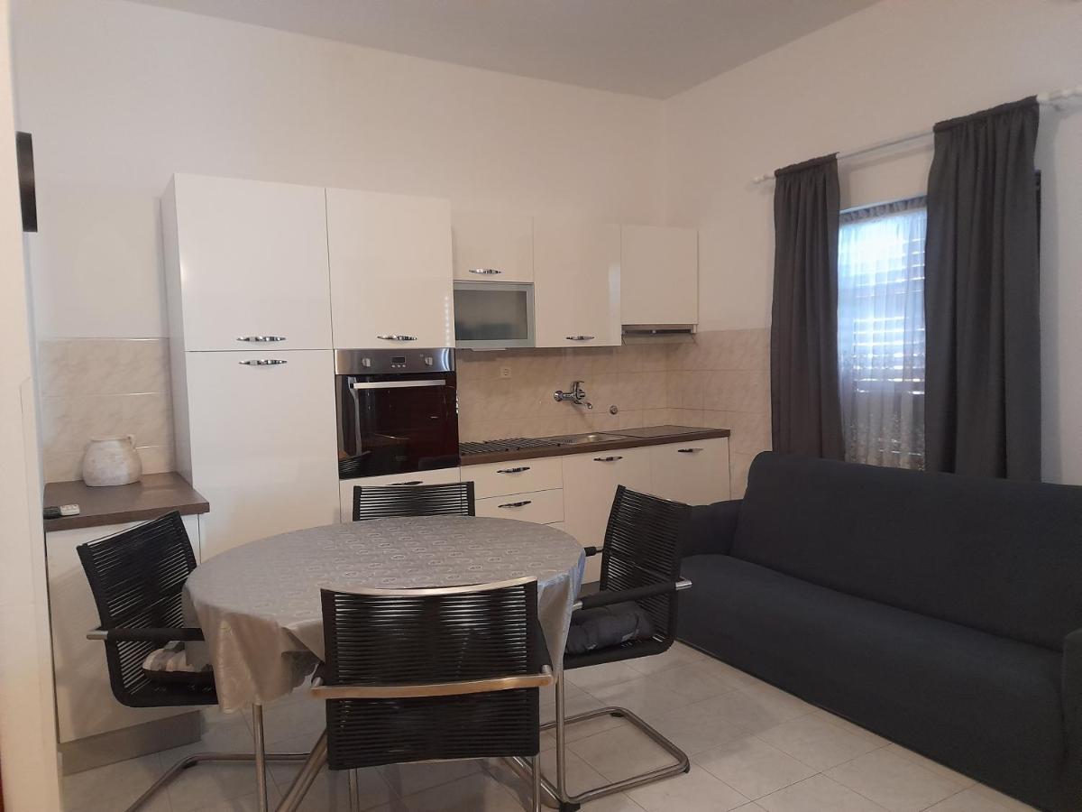 Villa Milan Vinkuran Buitenkant foto