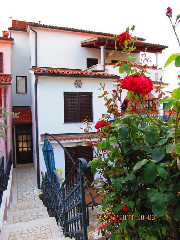 Villa Milan Vinkuran Buitenkant foto