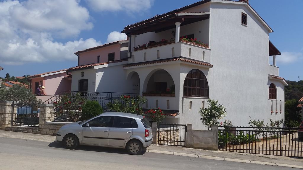 Villa Milan Vinkuran Buitenkant foto